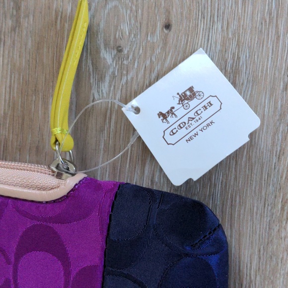 NWT Coach tablet case - Picture 2 of 4